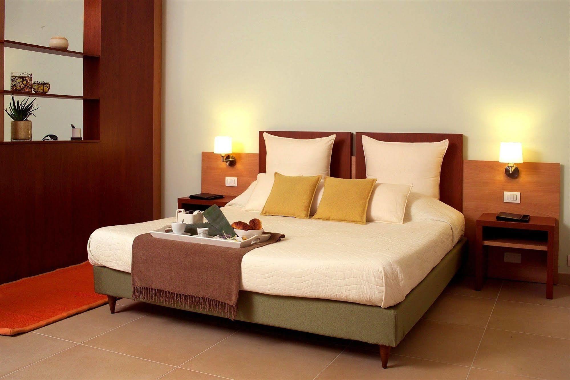 Hermes Hotel โปลิโกโร ภายนอก รูปภาพ