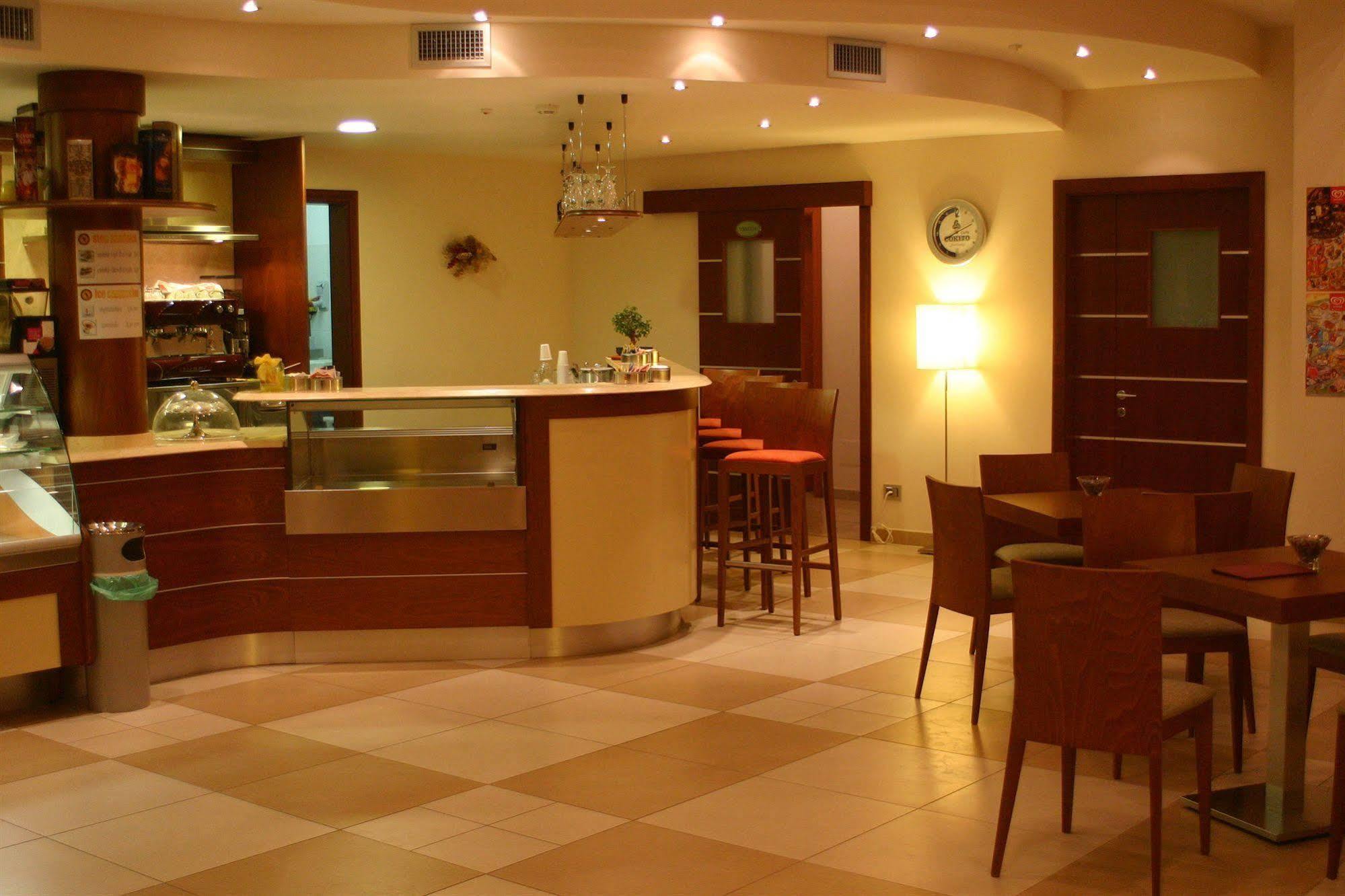 Hermes Hotel โปลิโกโร ภายนอก รูปภาพ