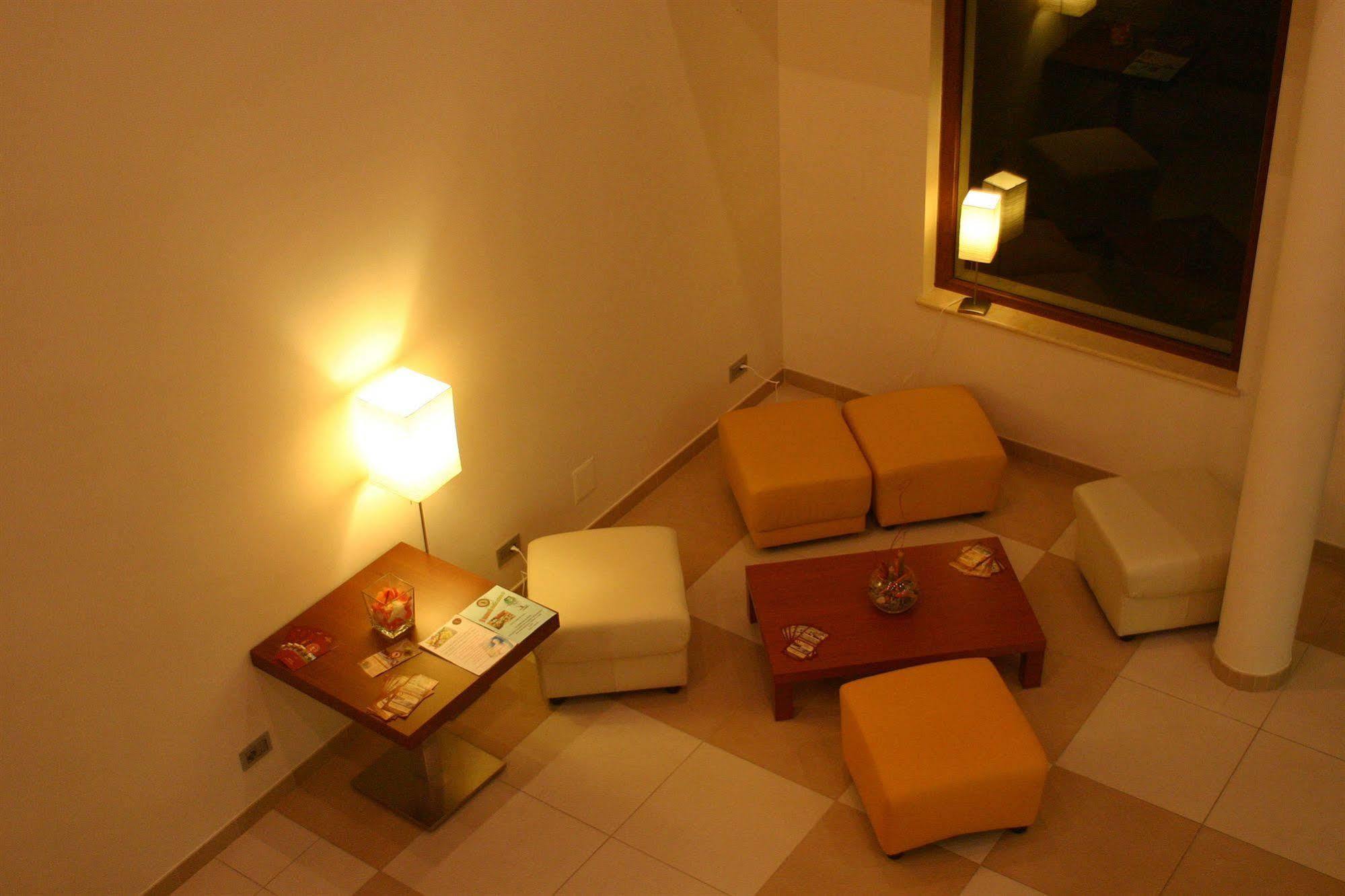Hermes Hotel โปลิโกโร ภายนอก รูปภาพ